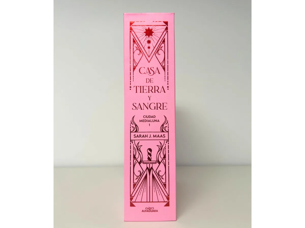Casa de tierra y sangre (edición especial limitada) (Ciudad Medialuna 1) (Sin límites)