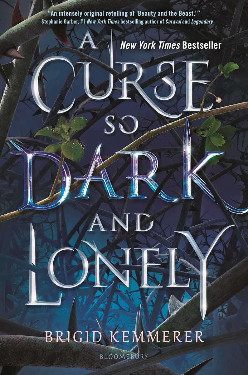 A curse so dark and lonely (Cursebreakers, 1)